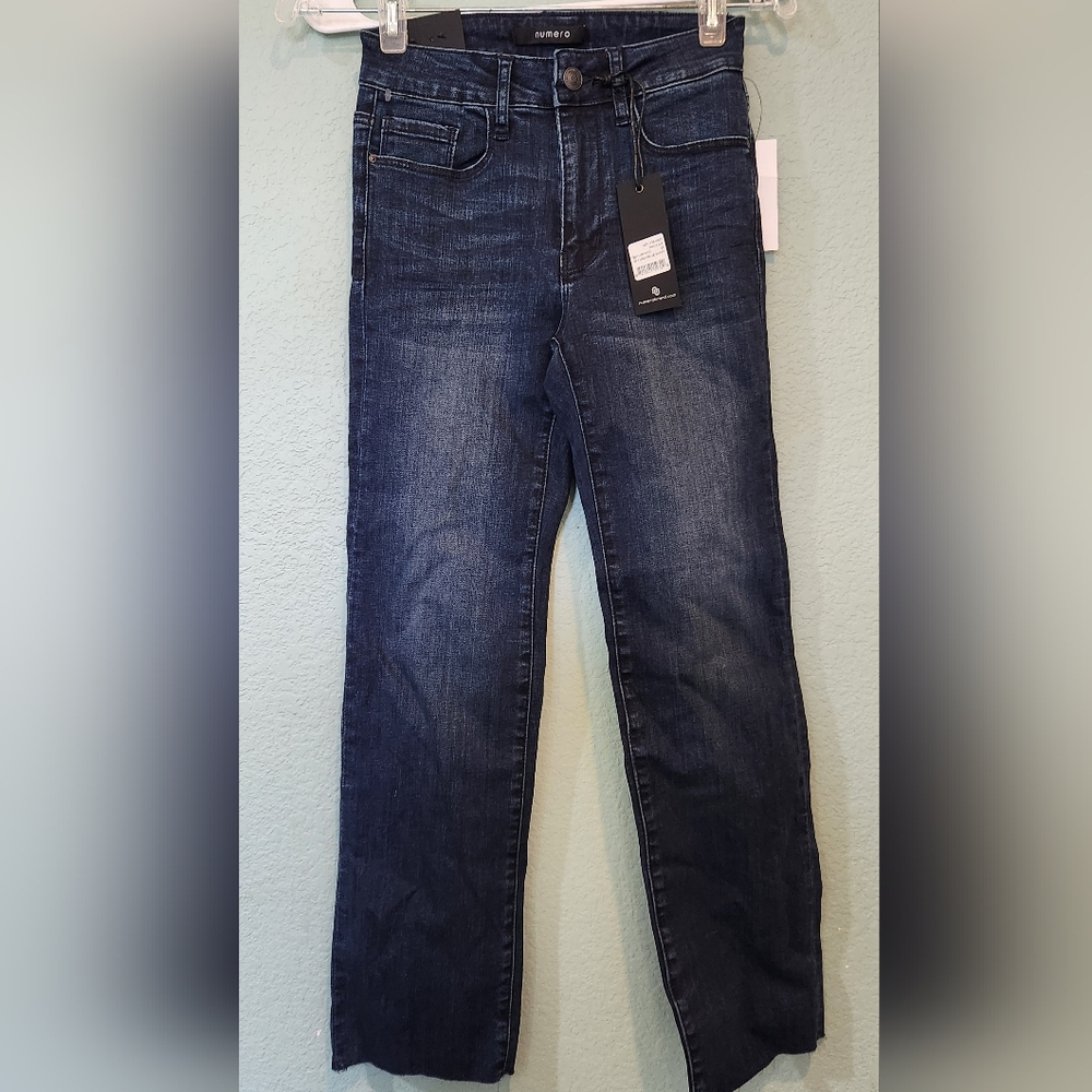 Numero Phoenix High Rise Straight Leg Raw Hem Denim Jeans Med Wash NWT Sz 25